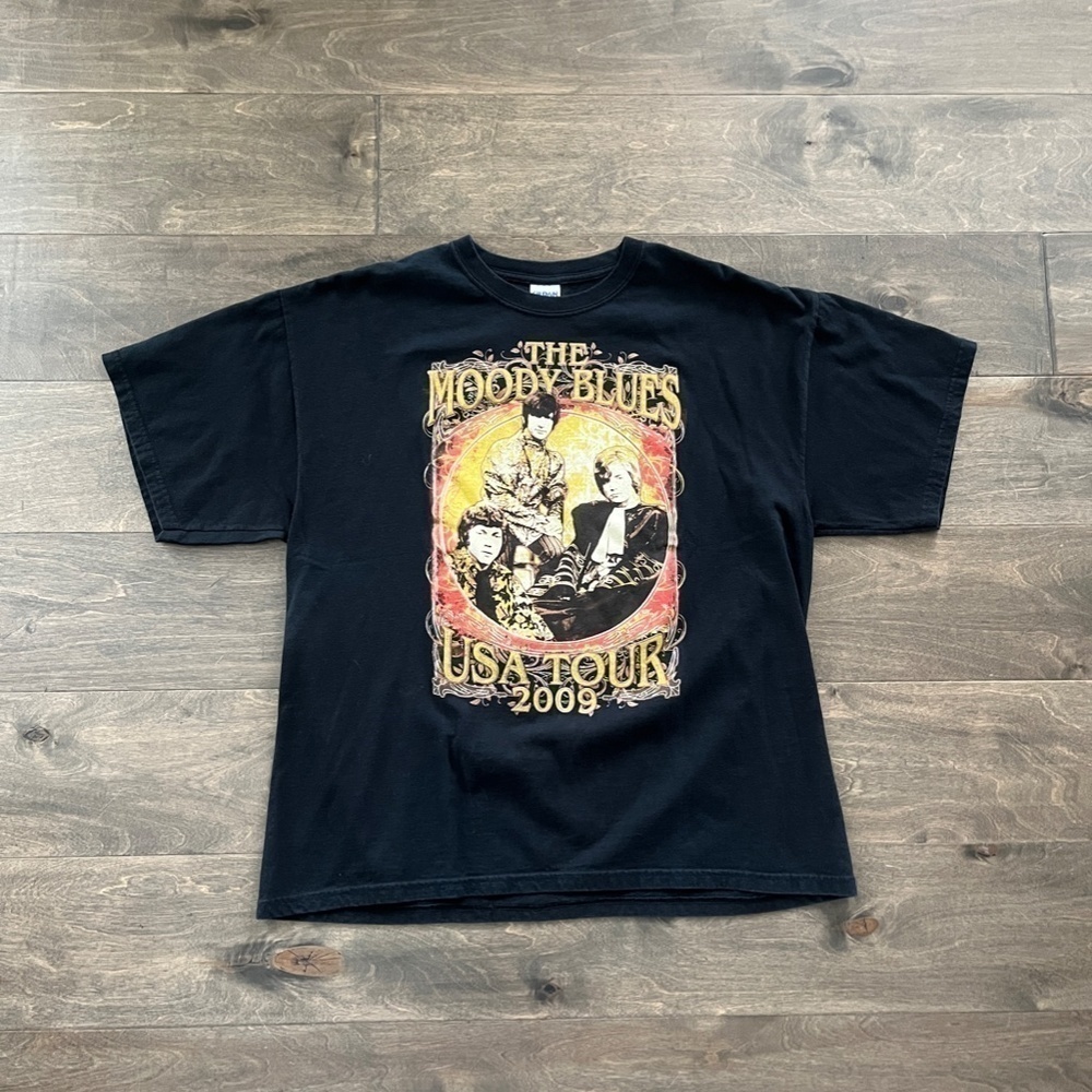 THE MOODY BLUES BAND TEE - Picture 1 of 3
